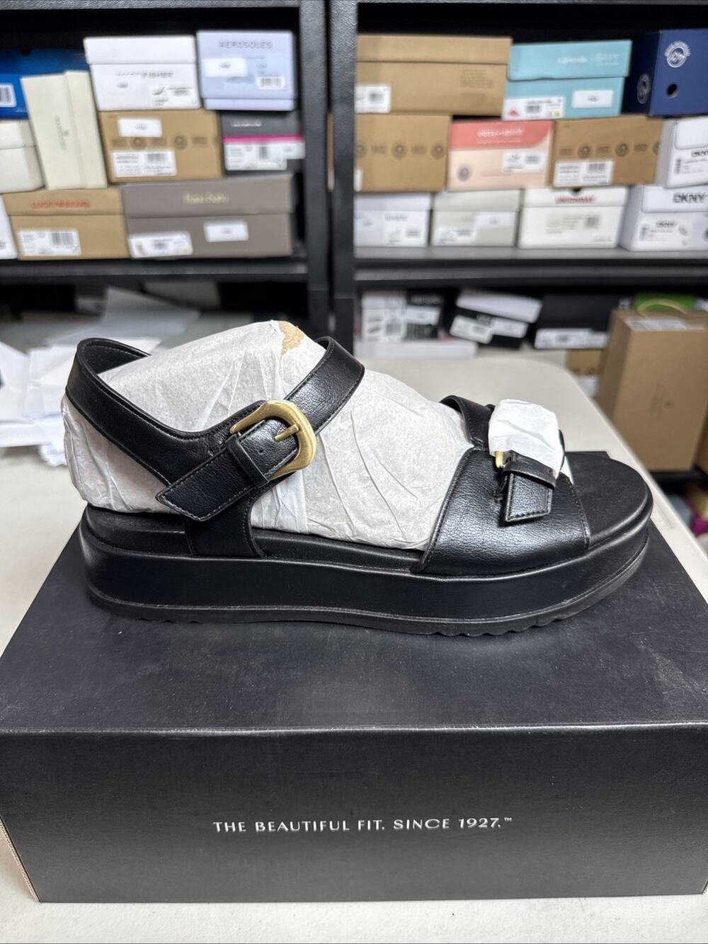 Women's 10.5 Naturalizer Zen Round Toe Flatform Sandals Black